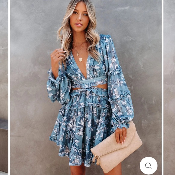 Vici Dresses & Skirts - NWT Vici Floral Ruffle Cutout Dress